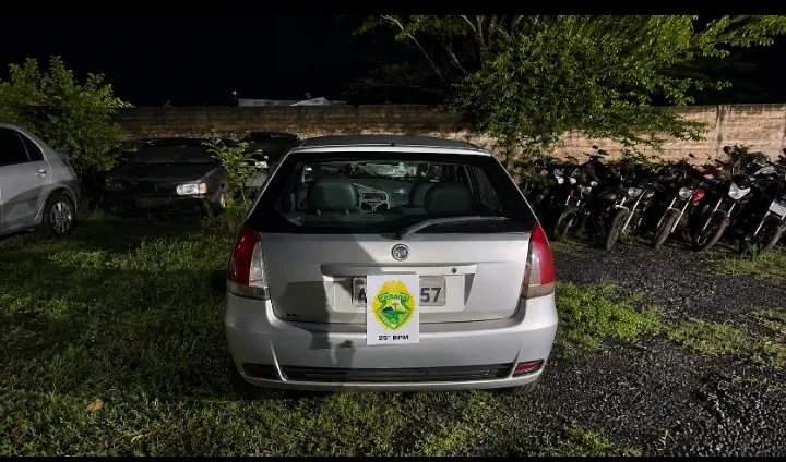 PM apreende radiocomunicador e recolhe carro com licenciamento vencido em Icaraíma