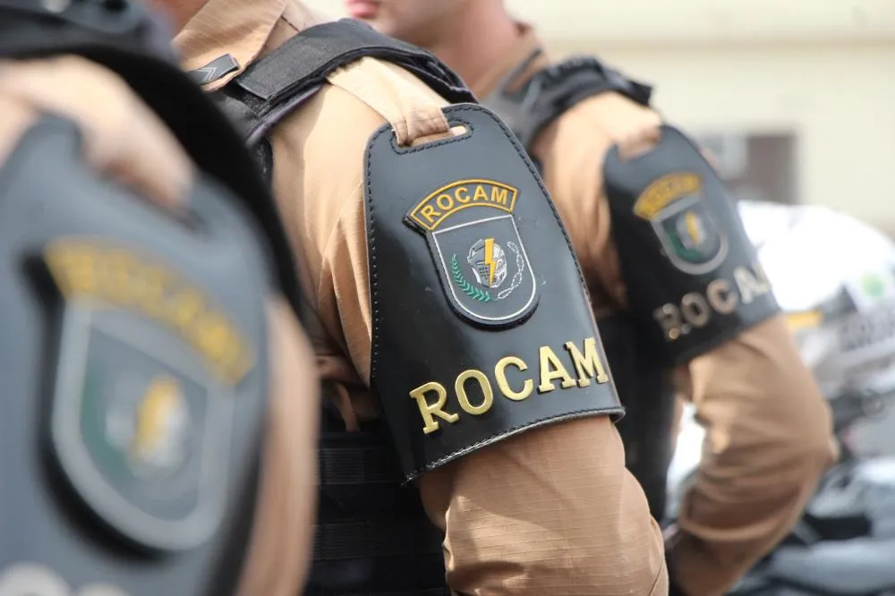 ROCAM apreende crack e prende dois suspeitos durante abordagem policial